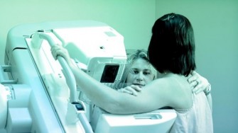 Les examens dimagerie du sein utilisant la m&eacute;decine nucl&eacute;aire sont associ&eacute;s &agrave; un risque de cancers radio-induits