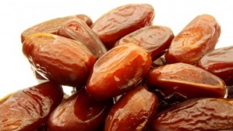 La datte,  fruit, gorg&eacute; deau et de soleil joyau du d&eacute;sert alg&eacute;rien